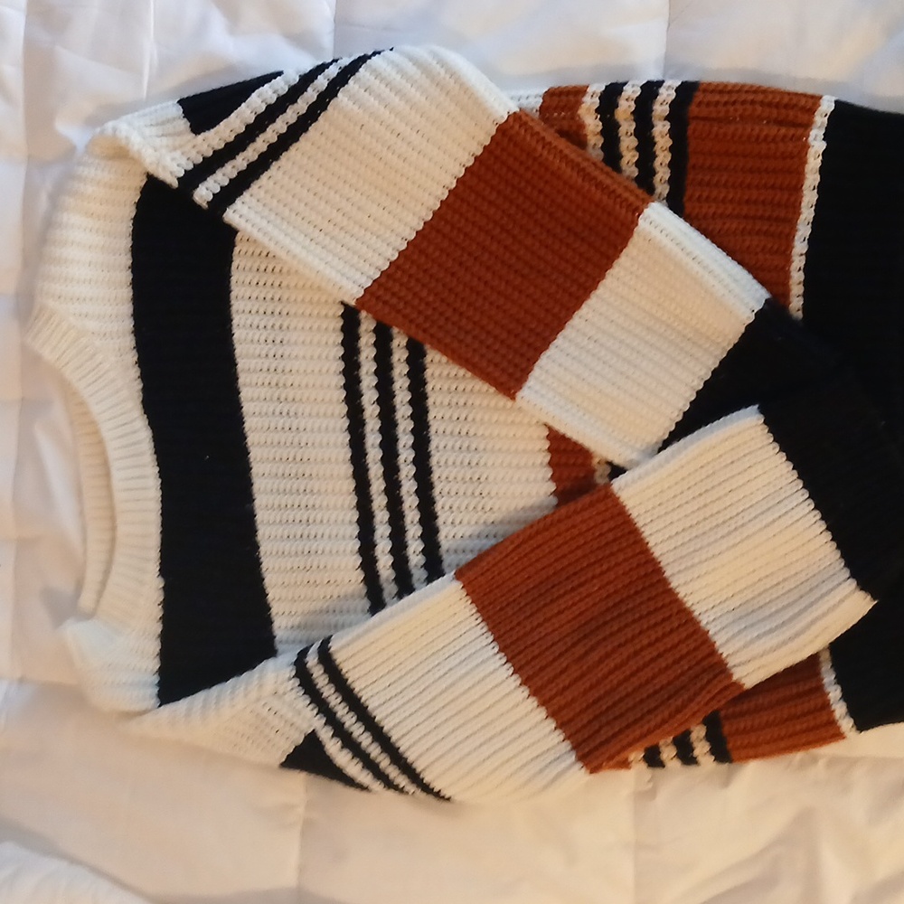 Women's sweater